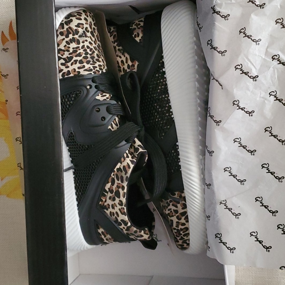 Cheeta tennis shoes